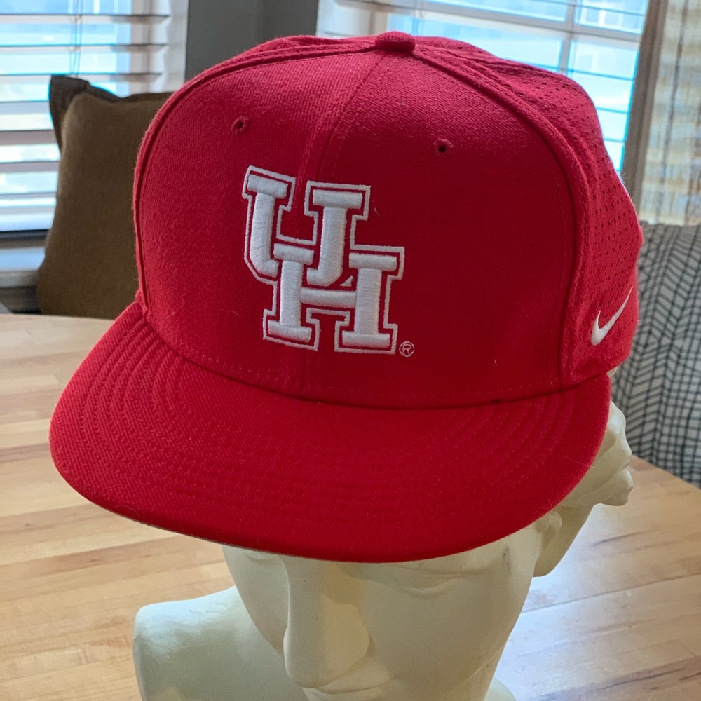 University of H Ball Cap NEW